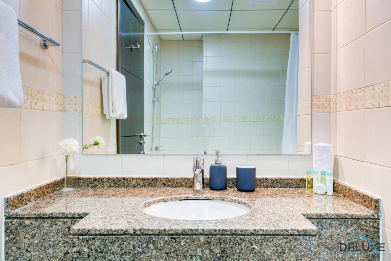 Overlooking Marina Canal 1Br Close To Mall, Promenade & Beach, Bay Central 1, Dubai Marina By Deluxe Holiday Homes Exterior photo